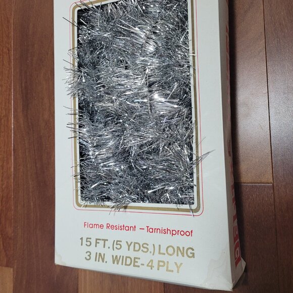 Golden Sleigh Silver Tinsel Garland Vintage Christmas Tree Mantle 15 Ft USA - Picture 4 of 15